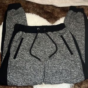 Casual joggers with pockets!